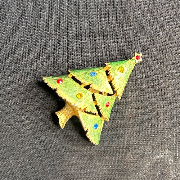VTG Pretty Gold Tone Metal Christmas Tree brooch. Unbranded. - Picture 2 of 6